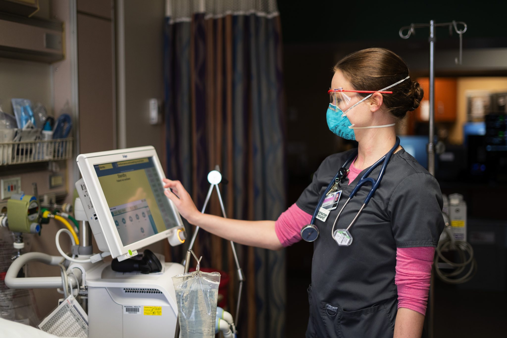 Respiratory Therapists train others, prepare for COVID surge Monument
