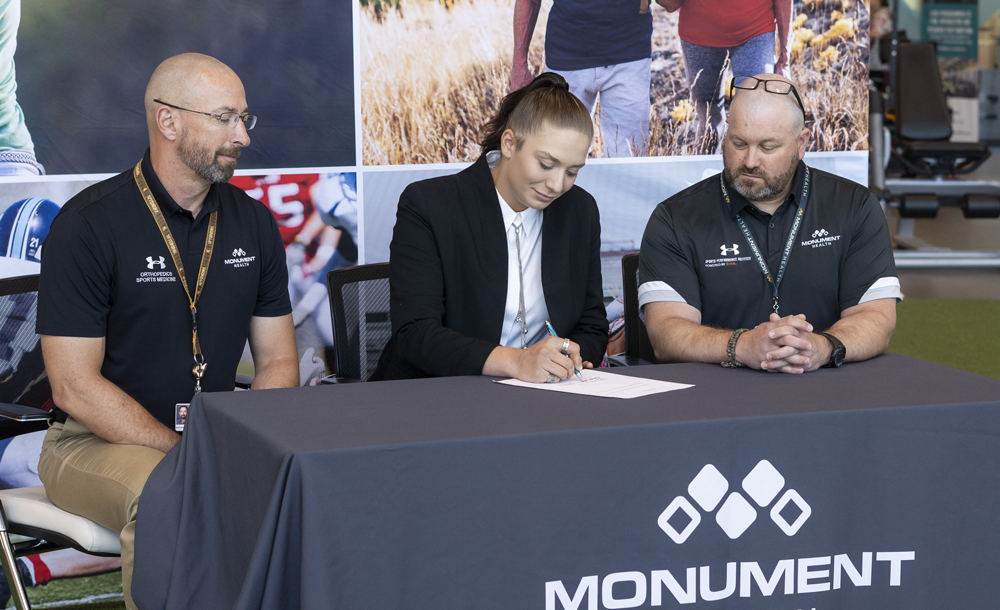 World champion breakaway roper signs with Monument Health Monument Health