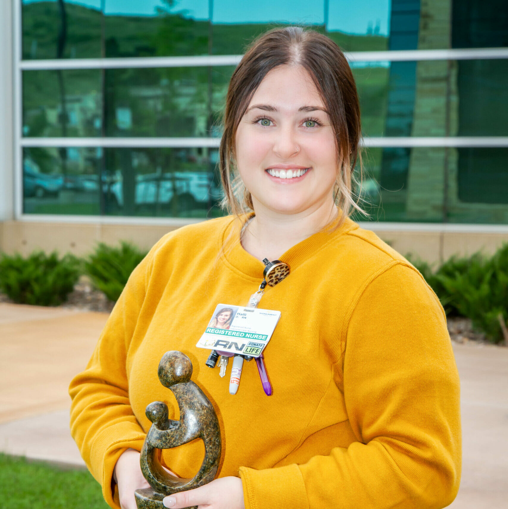 Halli Dobler, RN, receives DAISY Award Monument Health